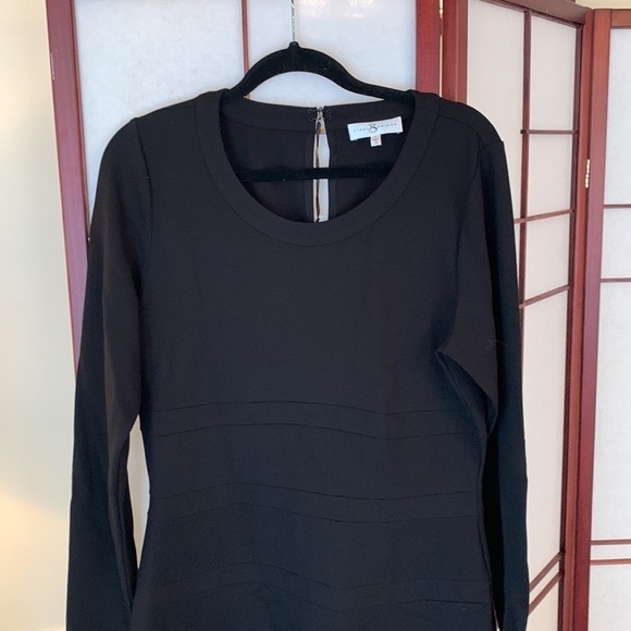 NWT Staci Snider Black Asymmetrical Hem Dress with Stretch! Keyhole Back/A-line! - Picture 3 of 9